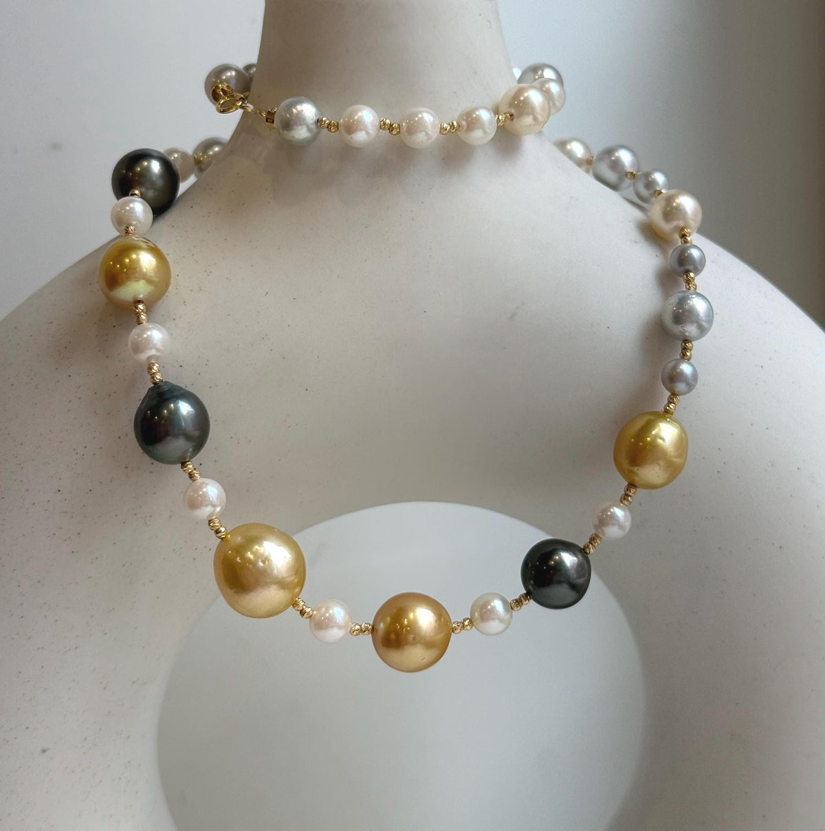 Elly’s Au750 18K gold 43pcs Multicolor ocean pearls necklace choker: Extreme luster mirrored, 17.6”, 18k gold necklace strand.