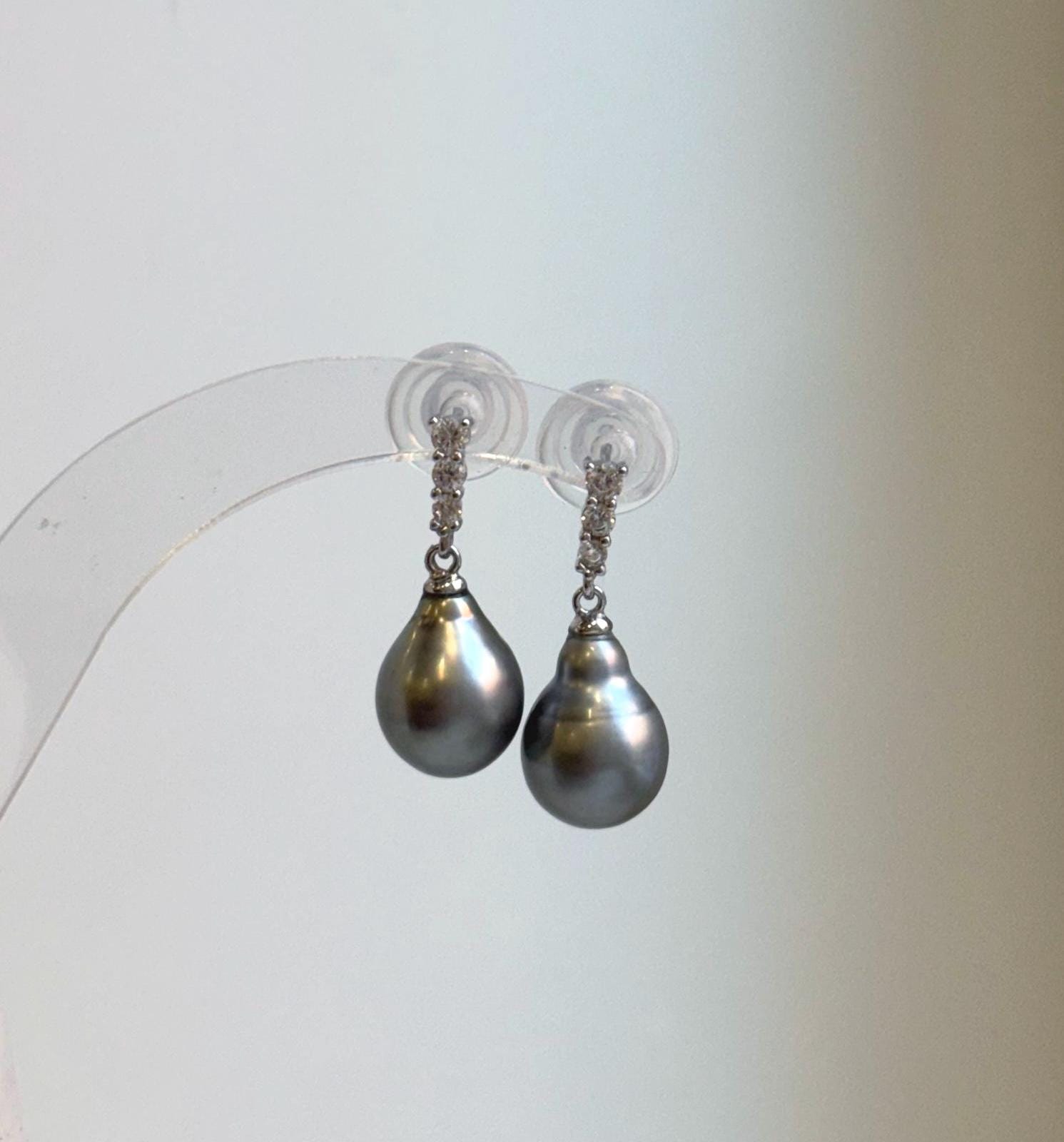 Elly’s 10mm Tahitian Platinum ocean pearls earrings: Extreme luster mirrored, 2.5cm high, S925 silver Cool earrings.