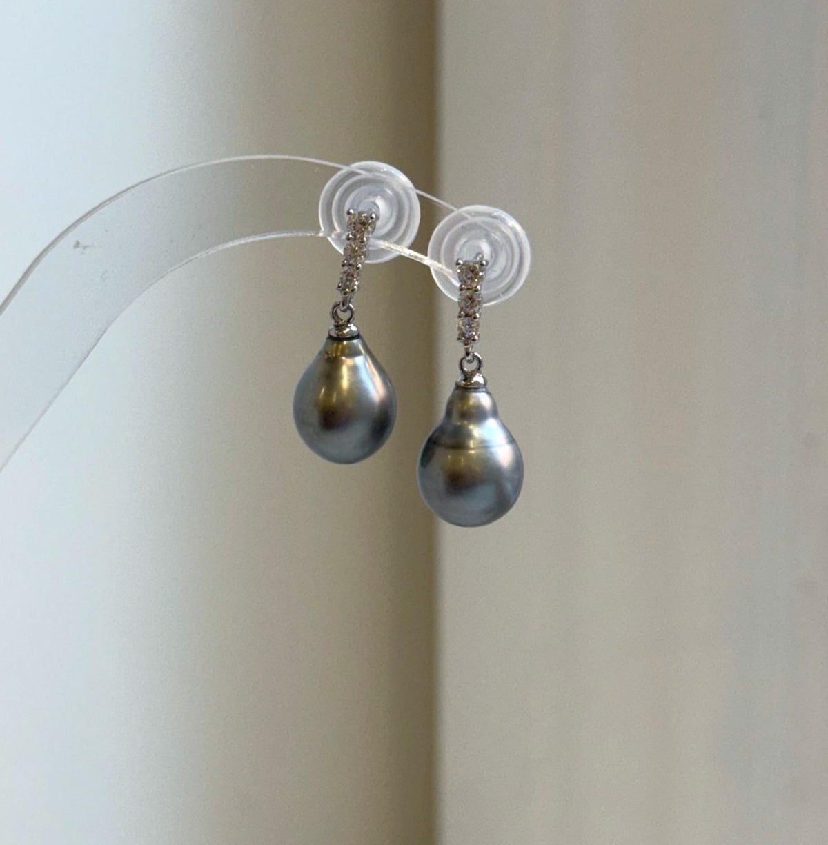 Elly’s 10mm Tahitian Platinum ocean pearls earrings: Extreme luster mirrored, 2.5cm high, S925 silver Cool earrings. daily office black pearls earrings for her