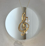 Elly’s white Pearls Treble Clef  Brooch Pendant 2in1: Extreme luster mirrored, 4.3-5mm, 2.5x4.7cm, daily office music brooch for her birthday