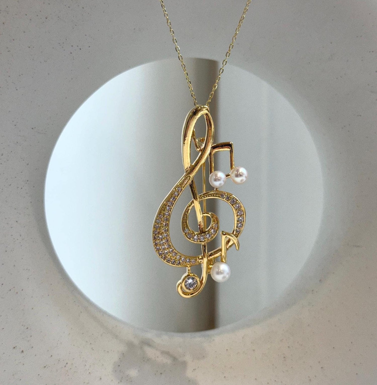 Elly’s white Pearls Treble Clef  Brooch Pendant 2in1: Extreme luster mirrored, 4.3-5mm, 2.5x4.7cm, daily office music brooch for her birthday