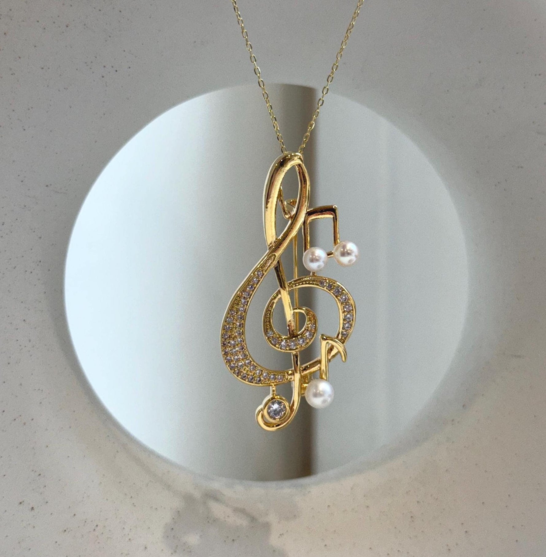 Elly’s white Pearls Treble Clef  Brooch Pendant 2in1: Extreme luster mirrored, 4.3-5mm, 2.5x4.7cm, daily office music brooch for her birthday