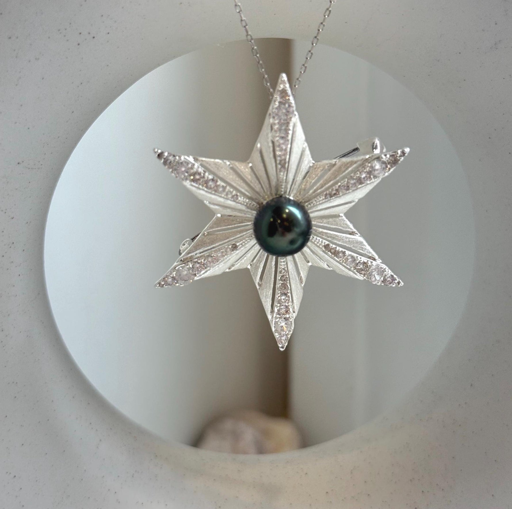 Elly’s Tahitian ocean Pearl Star Brooch Pendant 2in1: extreme luster mirrored,9.1mm,4.7cm dia.daily office brooch for her