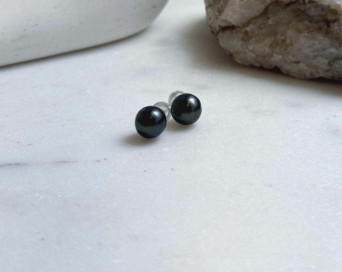 Elly’s 8.2mm Tahitian Hunter ocean Pearls Earrings Studs: Extreme luster Mirrored,S925 silver minimalist earrings.
