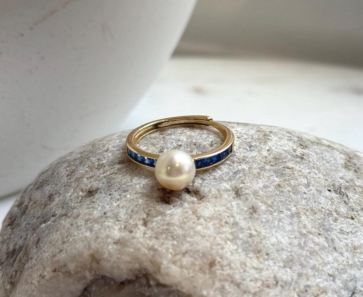 Elly’s 7.4mm Akoya ivory ocean pearl ring: Extreme luster mirrored, S925 silver adjustable ring. Pearl Jewelry Idea.