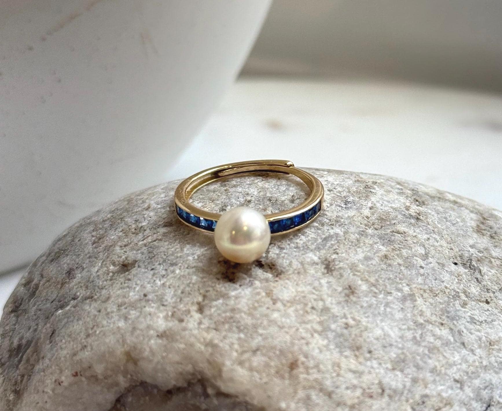 Elly’s 7.4mm Akoya ivory ocean pearl ring: Extreme luster mirrored, S925 silver adjustable ring. Pearl Jewelry Idea.