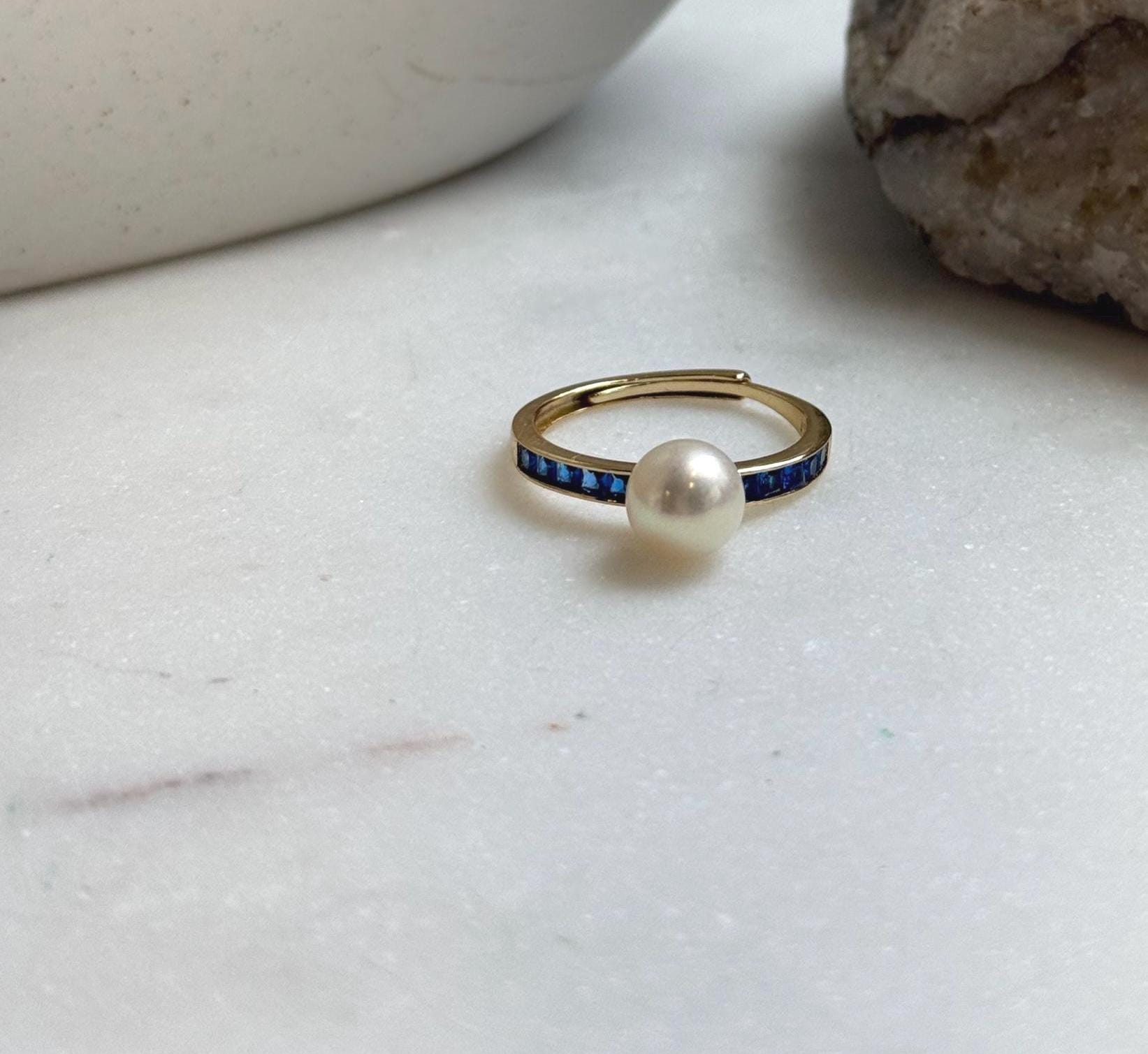 Elly’s 7.4mm Akoya ivory ocean pearl ring: Extreme luster mirrored, S925 silver adjustable ring. Pearl Jewelry Idea.