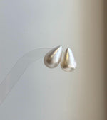 Elly’s 13.9x21mm Genius off white Ocean Mabe Pearls Earrings Studs: Extreme luster Mirrored, S925 silver minimalist earrings studs.high quality ocean Mabe pearls earrings for her holiday