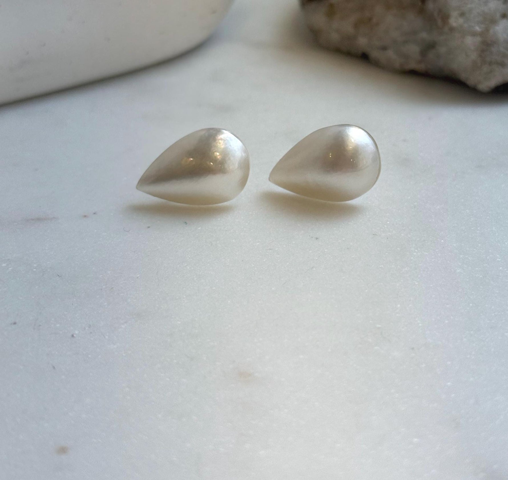 Elly’s 13.9x21mm Genius off white Ocean Mabe Pearls Earrings Studs: Extreme luster Mirrored, S925 silver minimalist earrings studs.high quality ocean Mabe pearls earrings for her