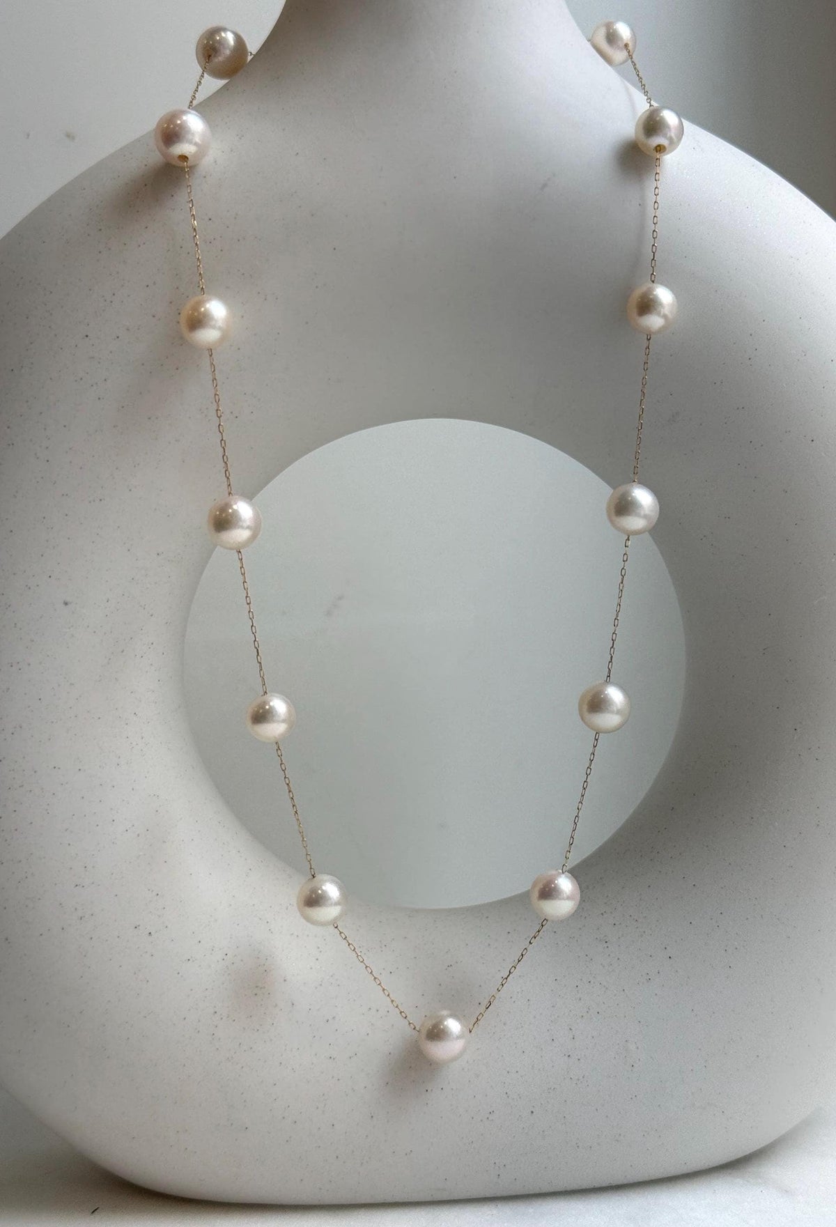 Elly’s Au750 18K Gold, extreme luster Mirrored, 14pcs Akoya Ivory Ocean Pearls  vintage Satellite Necklace, 7-7.9mm, to 17.5”. high quality 18k real gold ocean pearls satellite necklace for her