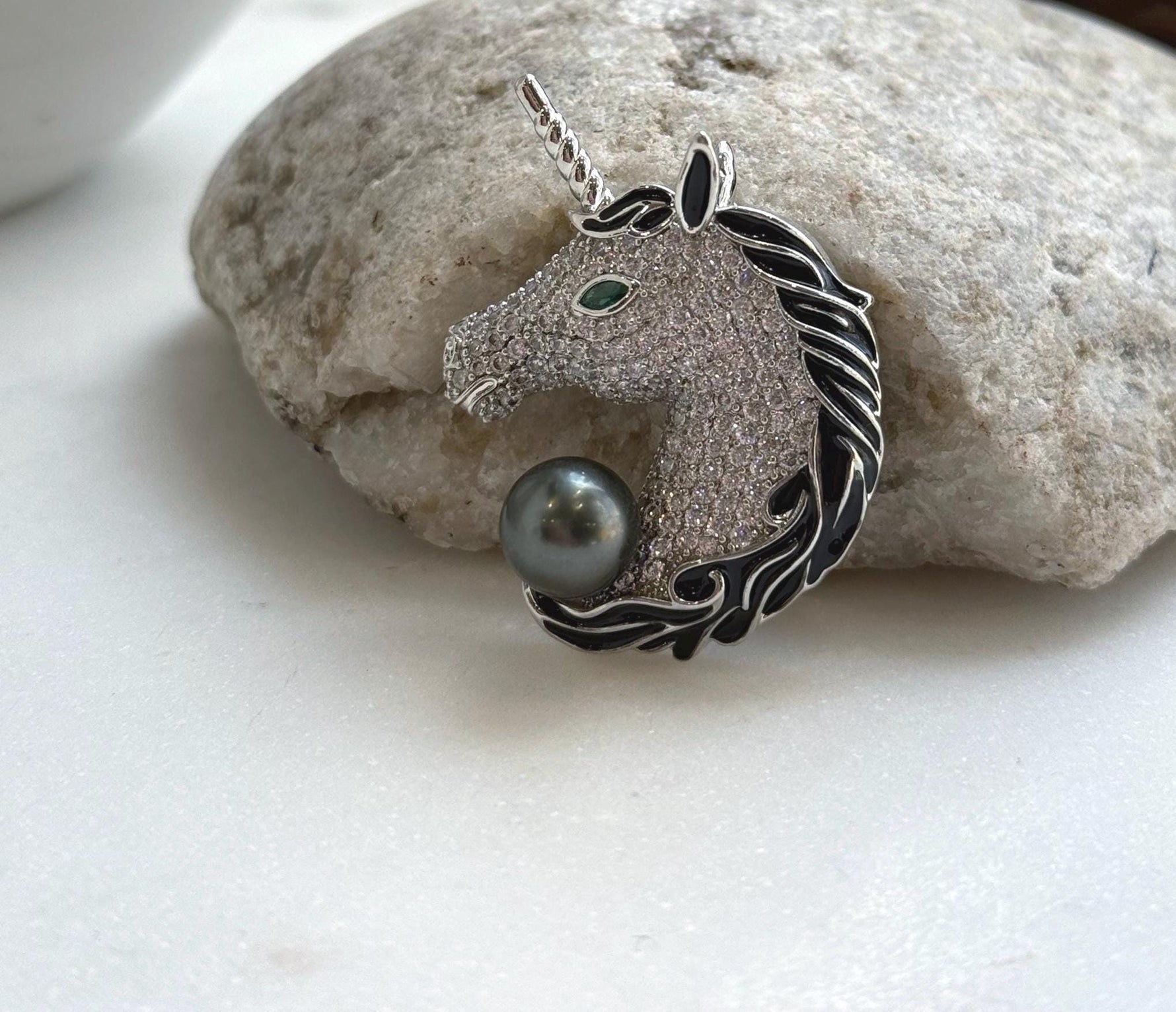 Elly’s Tahitian black platinum Ocean Pearl Horse Brooch pendant 2in1: Extreme luster mirrored, 9.4mm, 3x4cm,black pearl gift for her anniversary