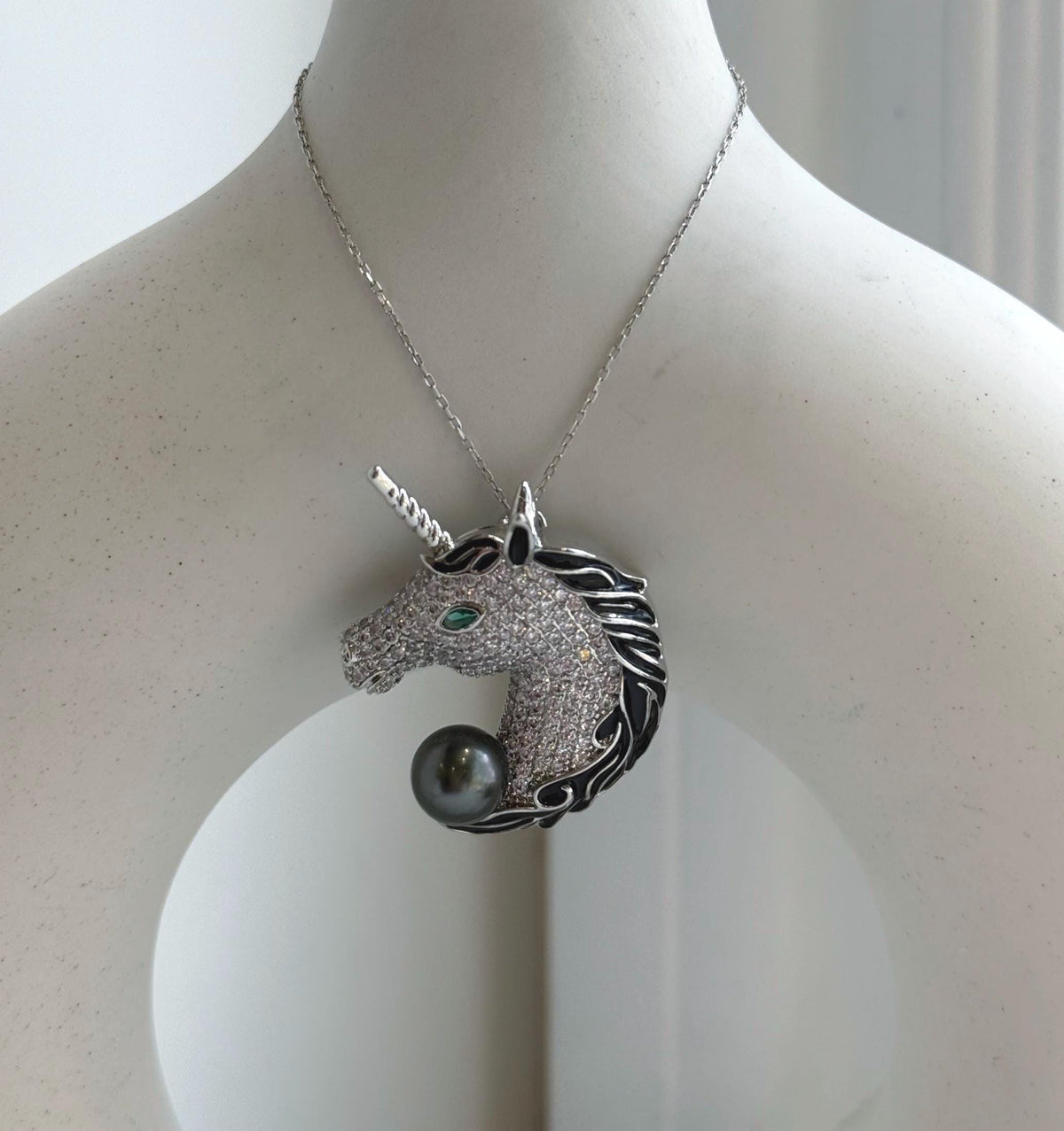 Elly’s Tahitian black platinum Ocean Pearl Horse Brooch pendant 2in1: Extreme luster mirrored, 9.4mm, 3x4cm,black pearl gift for her