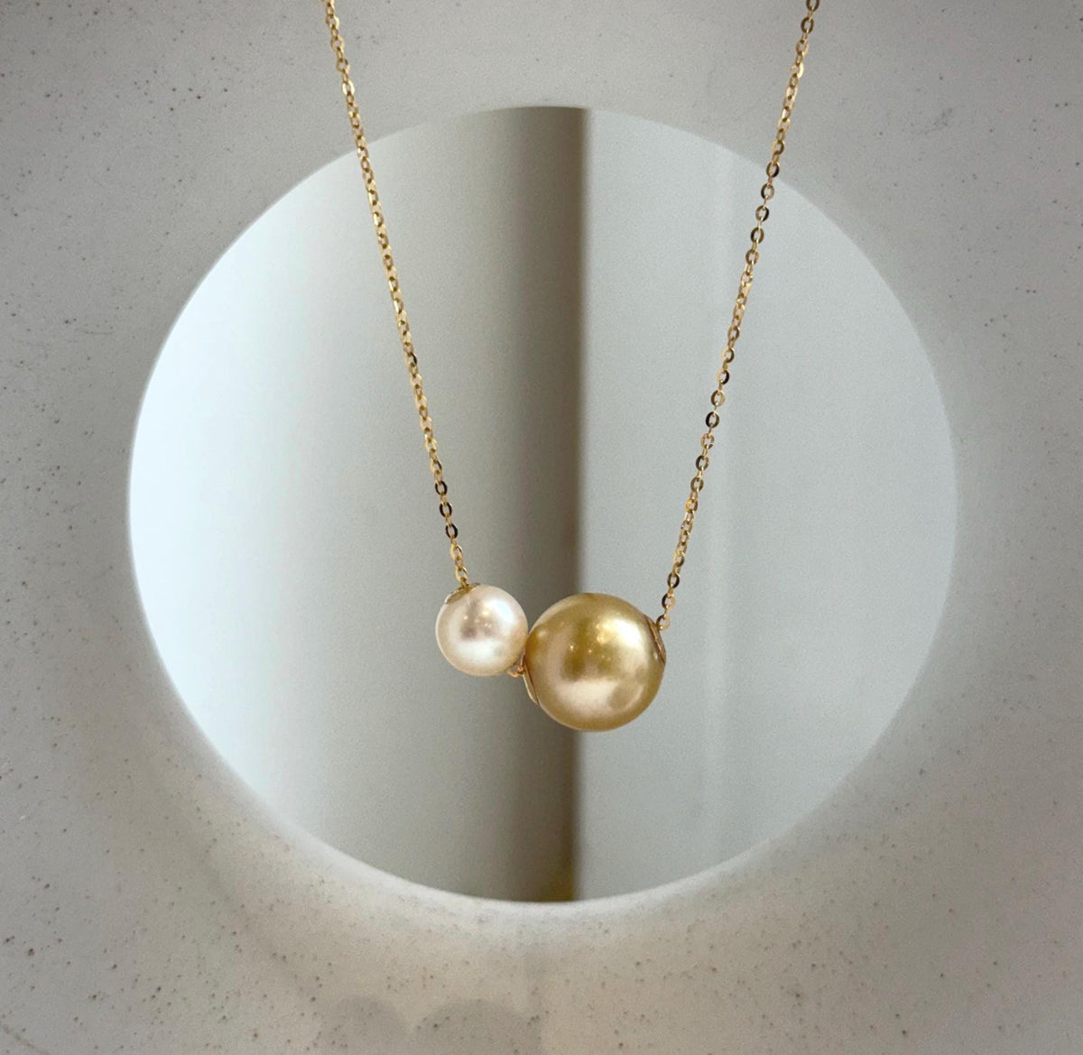 Elly’s Double Au750 18k Gold 7.7-11.9mm South sea golden Akoya Ocean Pearls Floating pendants:Extreme luster mirrored. high quality golden ocean pearl 18k floating pendant for her