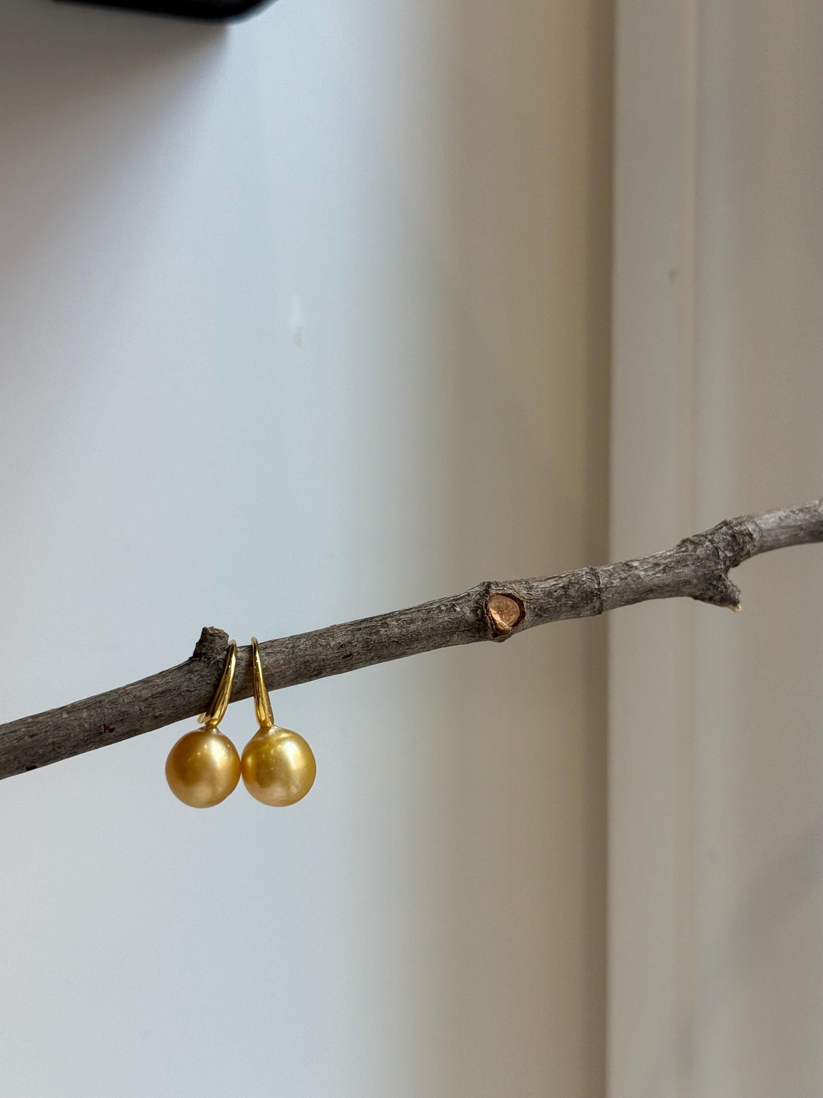 Elly’s 9.6mm Genius South sea deep golden ocean Pearls Earrings hooks: Extreme luster mirrored, 2.2cm high, S925 silver earrings.