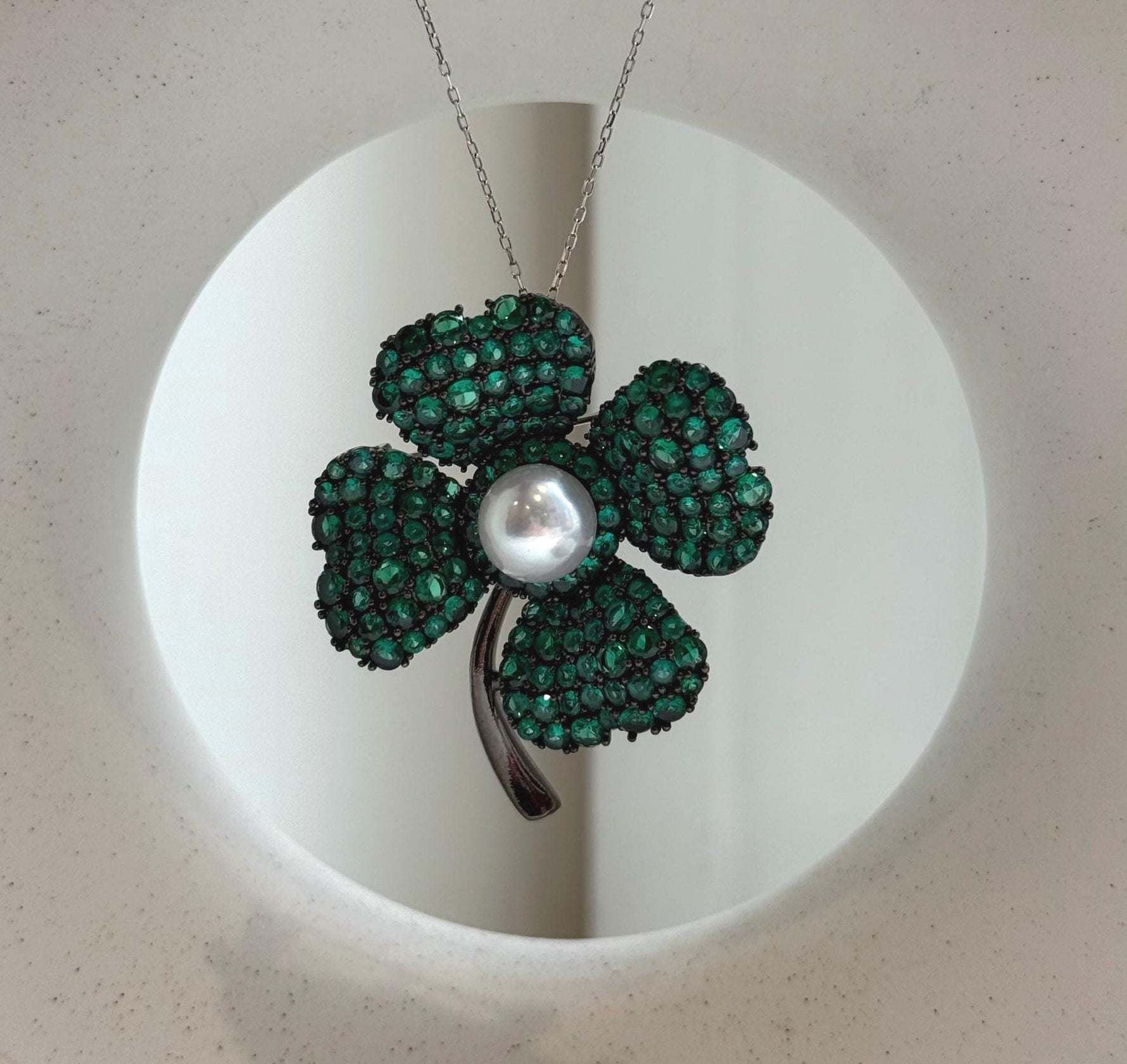 Elly’s 9.7mm Edison white pearl Floral brooch pendant 2in1: Extreme luster mirrored, 3.7cm dia. daily office brooch for her anniversary