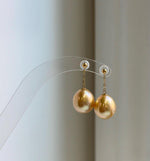 Elly’s 11.6mm Au750 18K gold South sea golden ocean pearls Earrings: Extreme luster mirrored, 18k real gold earrings chandeliers.
