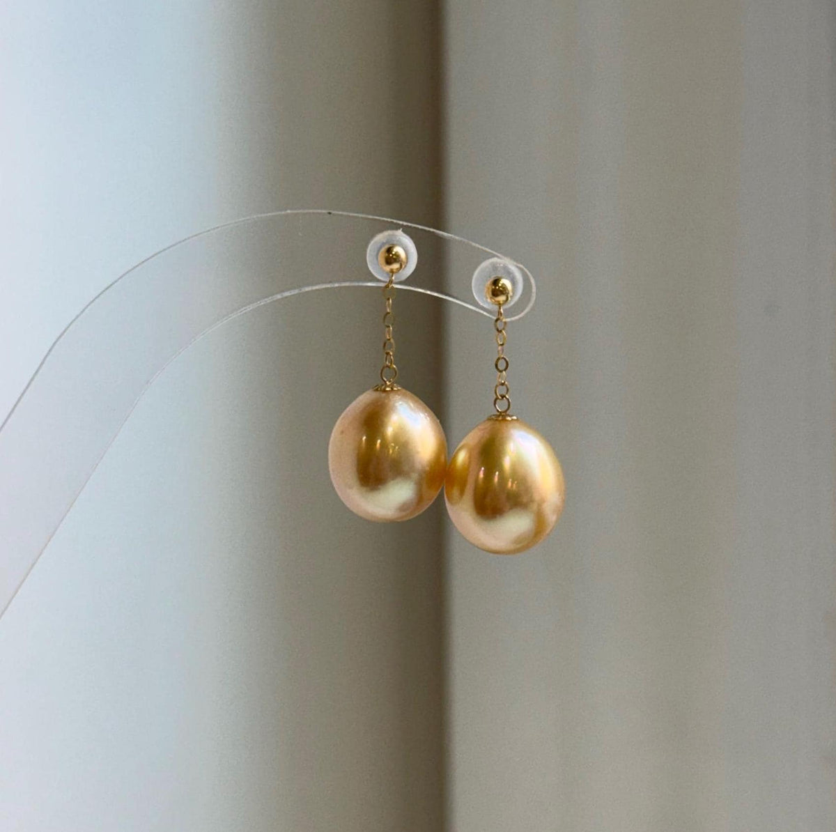 Elly’s 11.6mm Au750 18K gold South sea golden ocean pearls Earrings: Extreme luster mirrored, 18k real gold earrings chandeliers. high quality real gold ocean golden pearls earrings for her holiday