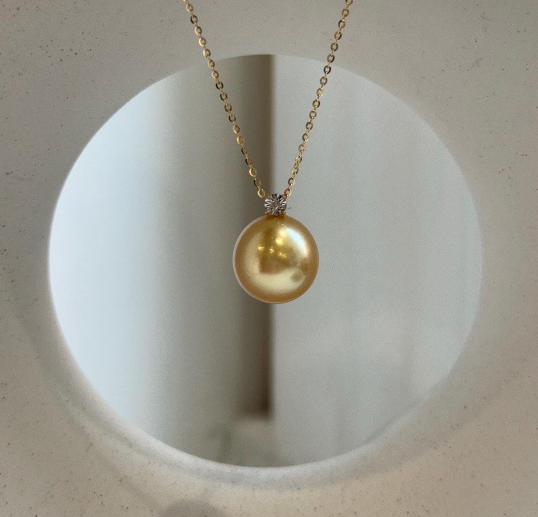 Elly’s 13.6mm Au750 18K Gold Genius South Sea Deep Golden Ocean Pearl Pendant: Extreme luster mirrored, 1.8cm high, 18K real gold pendant. high quality real gold ocean golden pearl pendant