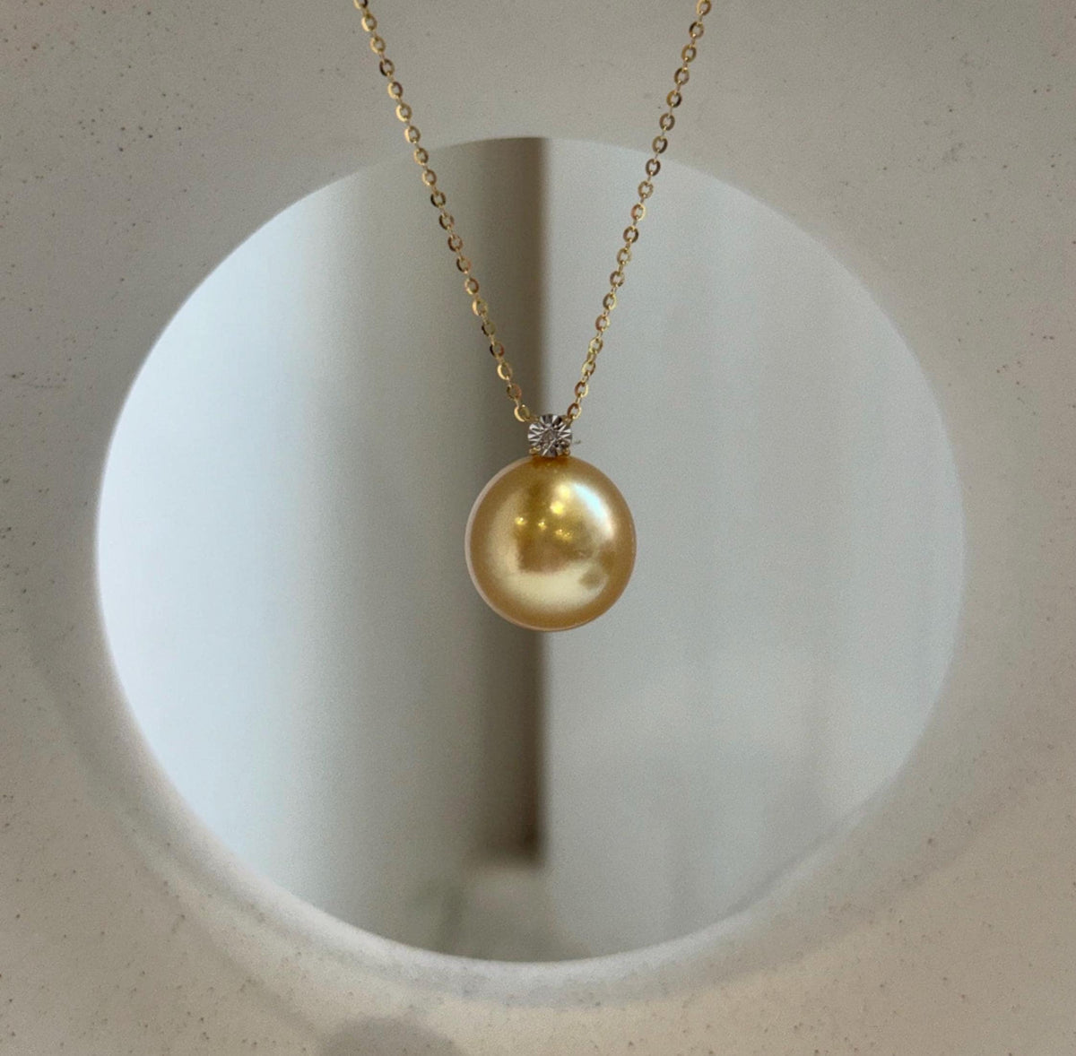 Elly’s 13.6mm Au750 18K Gold Genius South Sea Deep Golden Ocean Pearl Pendant: Extreme luster mirrored, 1.8cm high, 18K real gold pendant. high quality real gold ocean golden pearl pendant for her