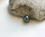 Elly’s 12.3mm Au750 18K Gold Genius Tahitian peacock green Ocean Pearl Pendant: Extreme luster mirrored, 1.9cm high, 18K real gold pendant. high quality real gold pearl pendant for her