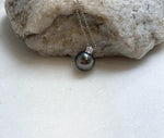 Elly’s 9.6mm Tahitian peacock green ocean pearl Minimalist pendant: Extreme luster, 1.3cm high, S925 silver pendant chain set. daily office Tahitian ocean pearl pendant for her