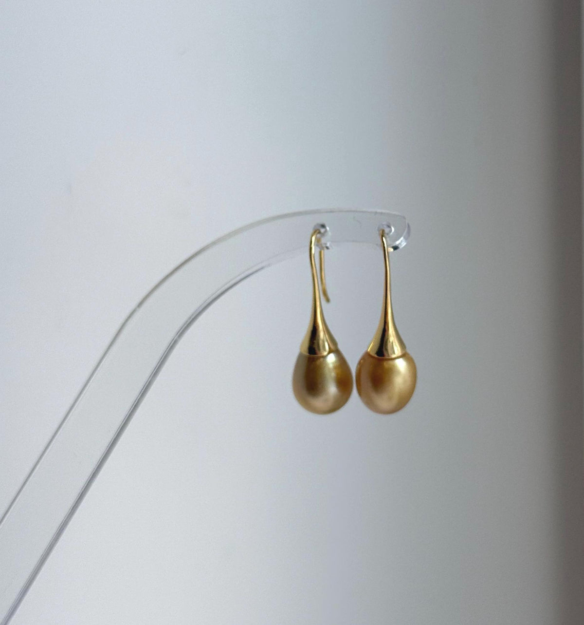Elly’s 9.2mm Genius South sea deep golden ocean Pearls Earrings hooks: Extreme luster mirrored, 2.7cm high, S925 silver earrings. daily office golden pearls earrings hooks for her