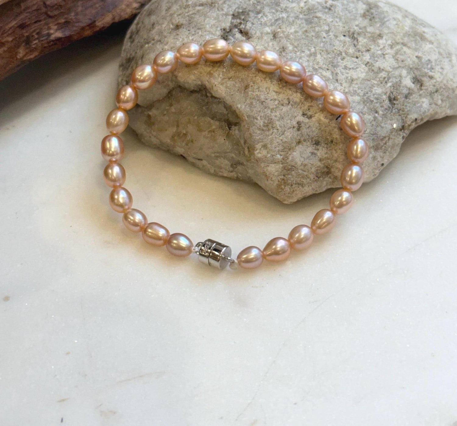 Elly’s Bracelet Peach rose Pearls: Extreme luster mirrored, 5.5-6mm, S925 silver magnetic clips Bracelet, different sizes.