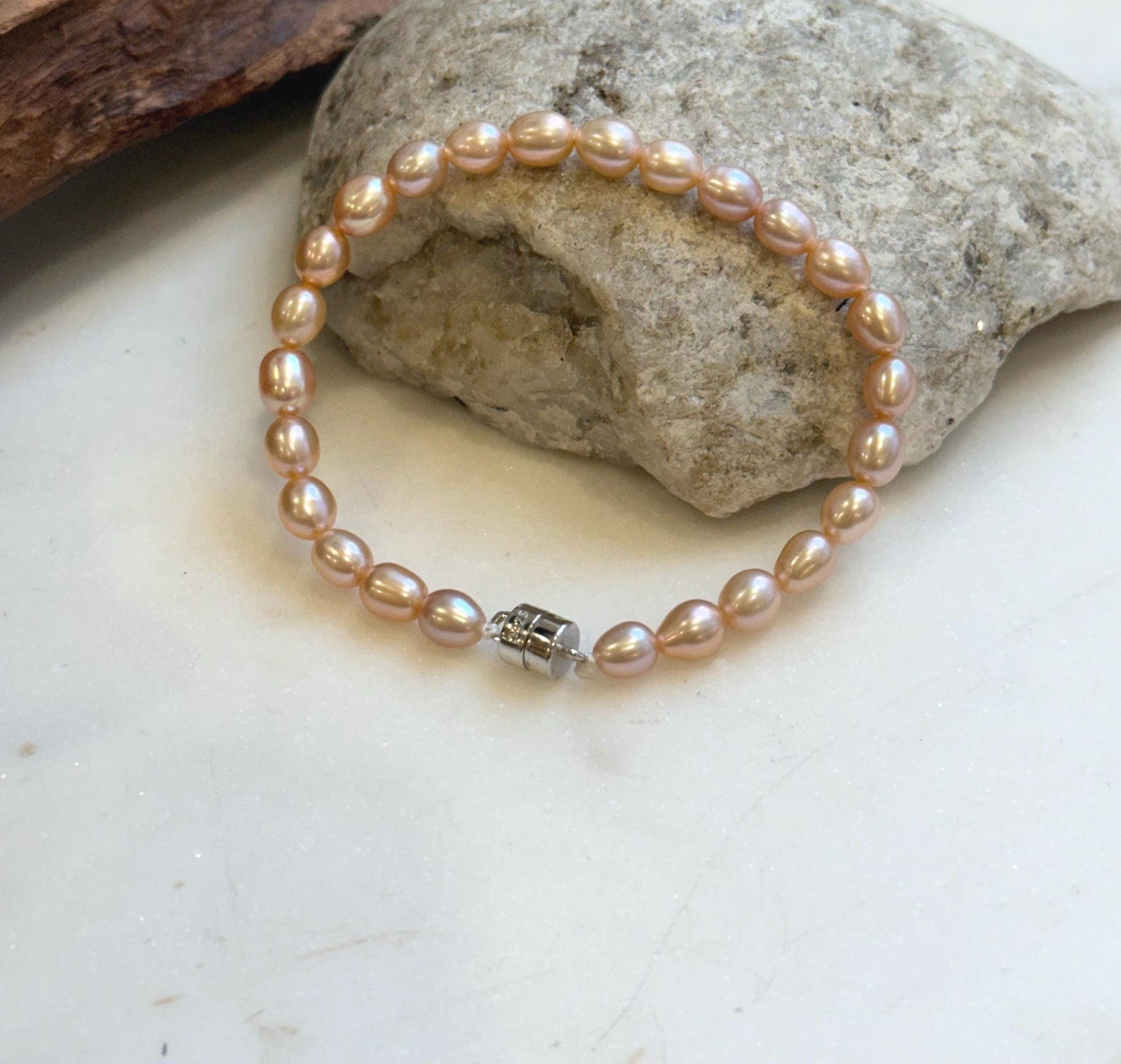 Elly’s Bracelet Peach rose Pearls: Extreme luster mirrored, 5.5-6mm, S925 silver magnetic clips Bracelet, different sizes.