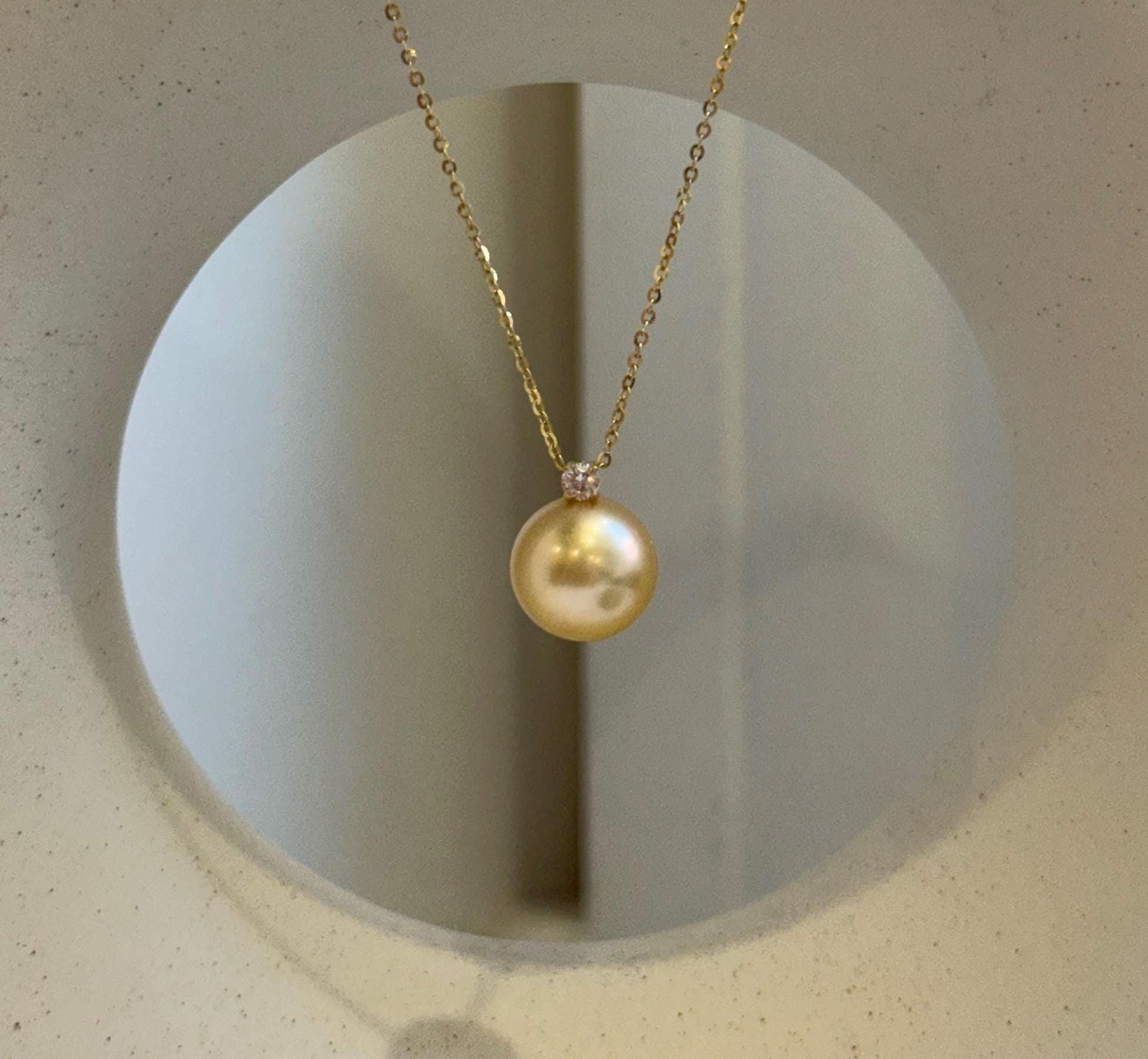 Elly’s 11.7mm Au750 18K Gold Genius South Sea ultra Golden Ocean Pearl high quality fancy cool golden pearl Pendant for her