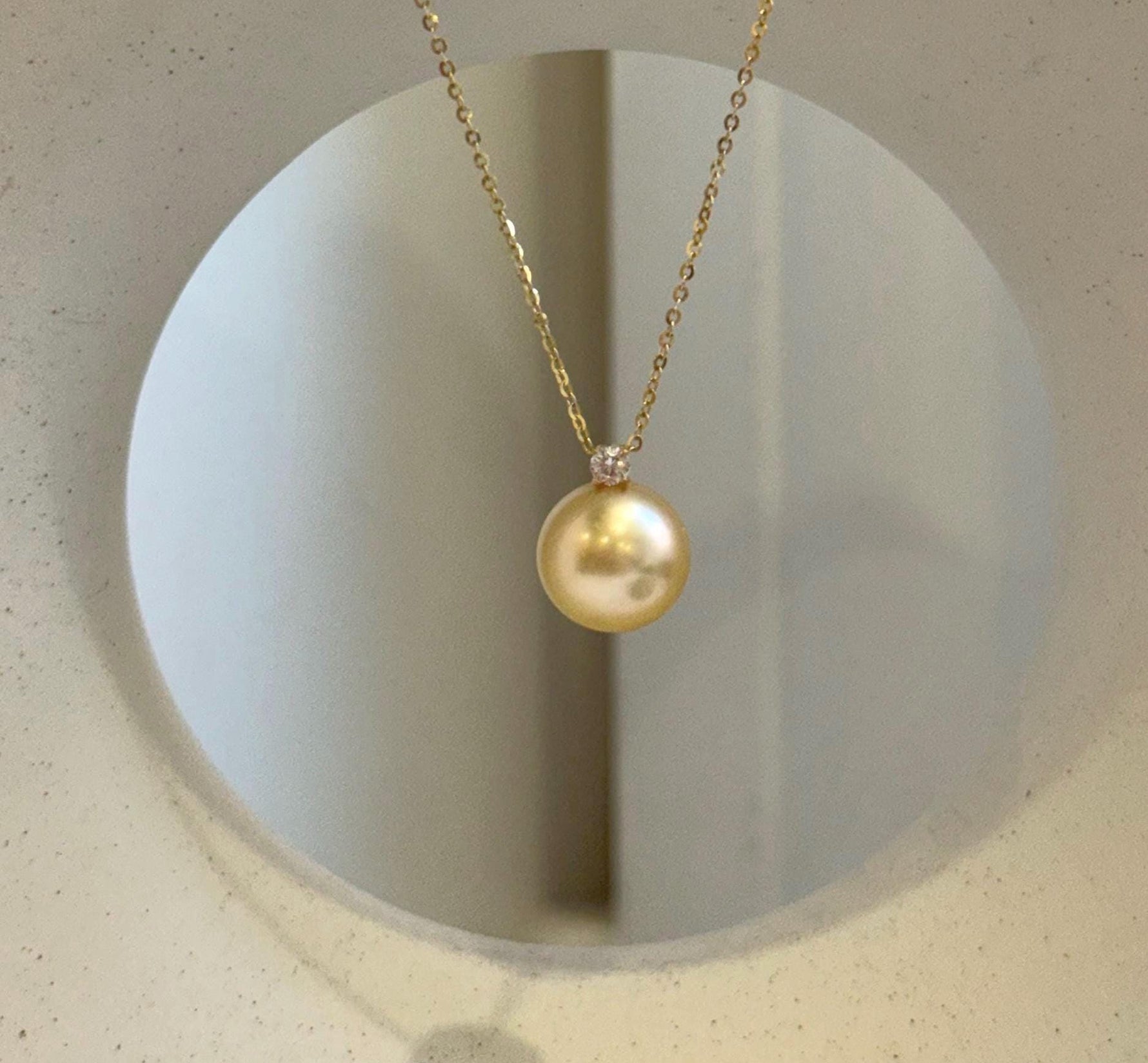 Elly’s 11.7mm Au750 18K Gold Genius South Sea ultra Golden Ocean Pearl high quality fancy cool golden pearl Pendant for her holiday