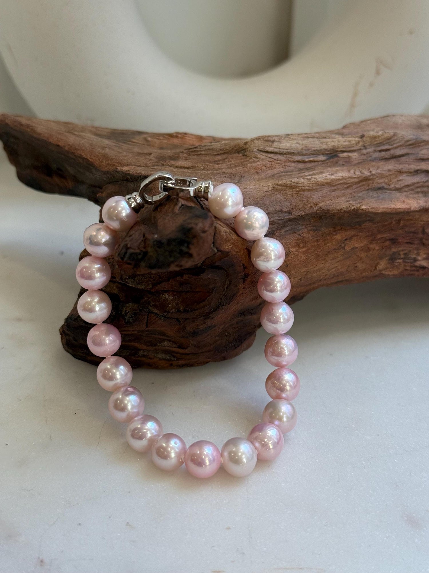 Elly’s Bracelet Pale pink Pearls: Extreme luster mirrored, 8.3-9.1mm, S925 silver clips Bracelet, different sizes.