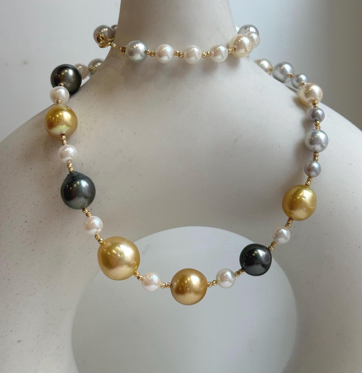 Elly’s Au750 18K gold 43pcs Multicolor ocean pearls necklace choker: Extreme luster mirrored, 17.6”, 18k gold necklace strand.