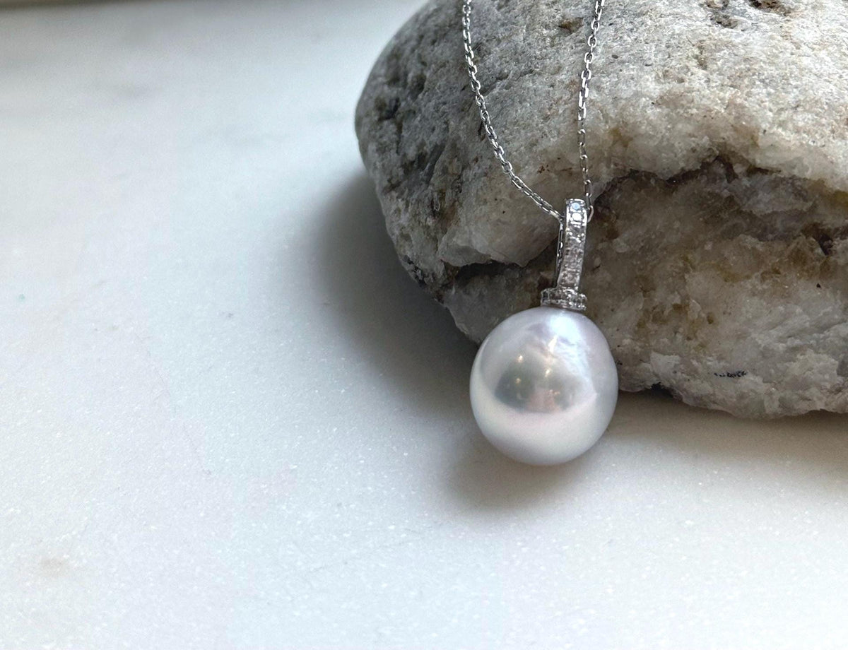 Elly’s 13.2mm Edison White Pearl Pendant: Extreme luster, 2.3cm high, s925 silver minimalist pendant necklace set.