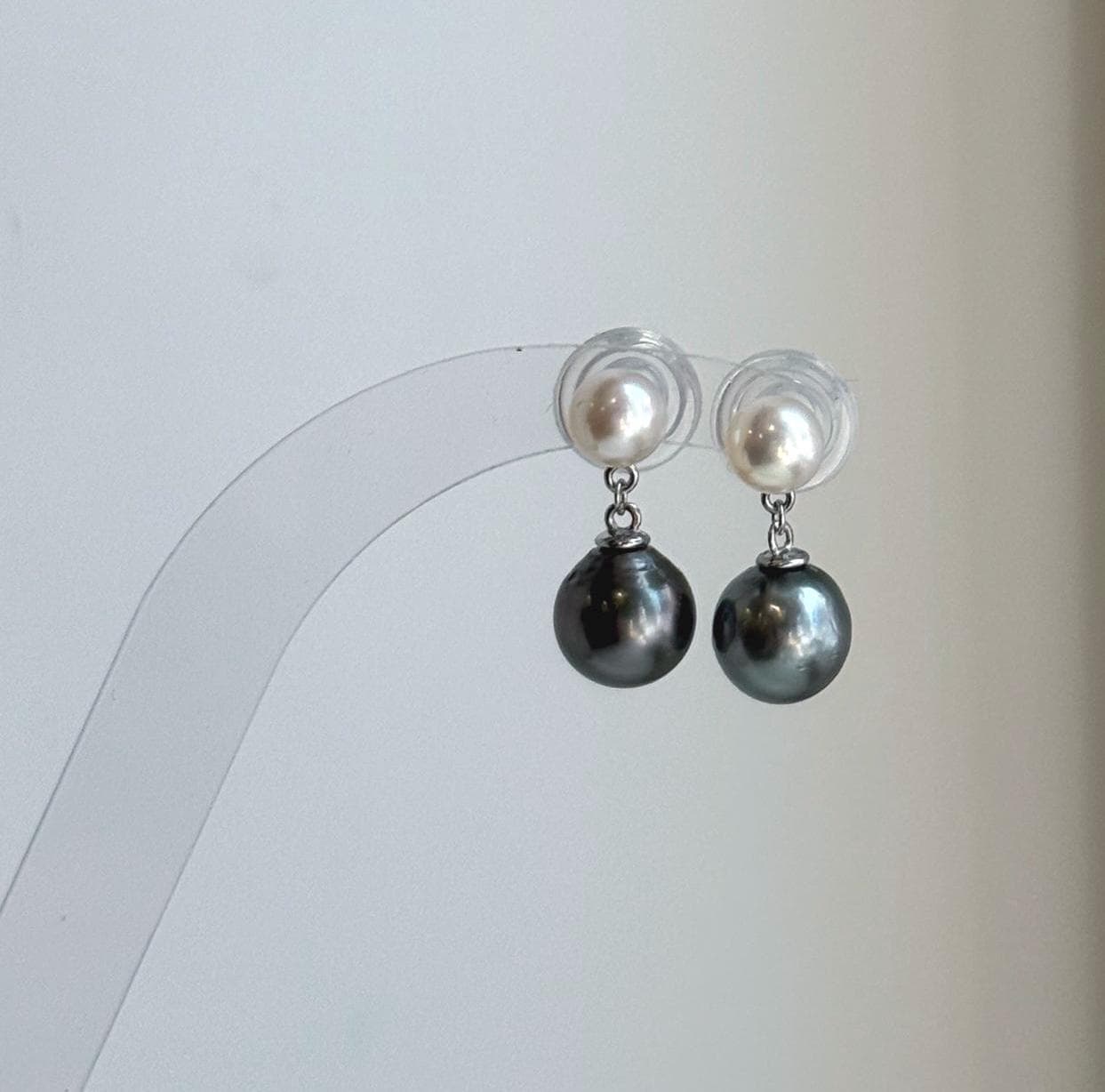 cool white black ocean pearls earrings
