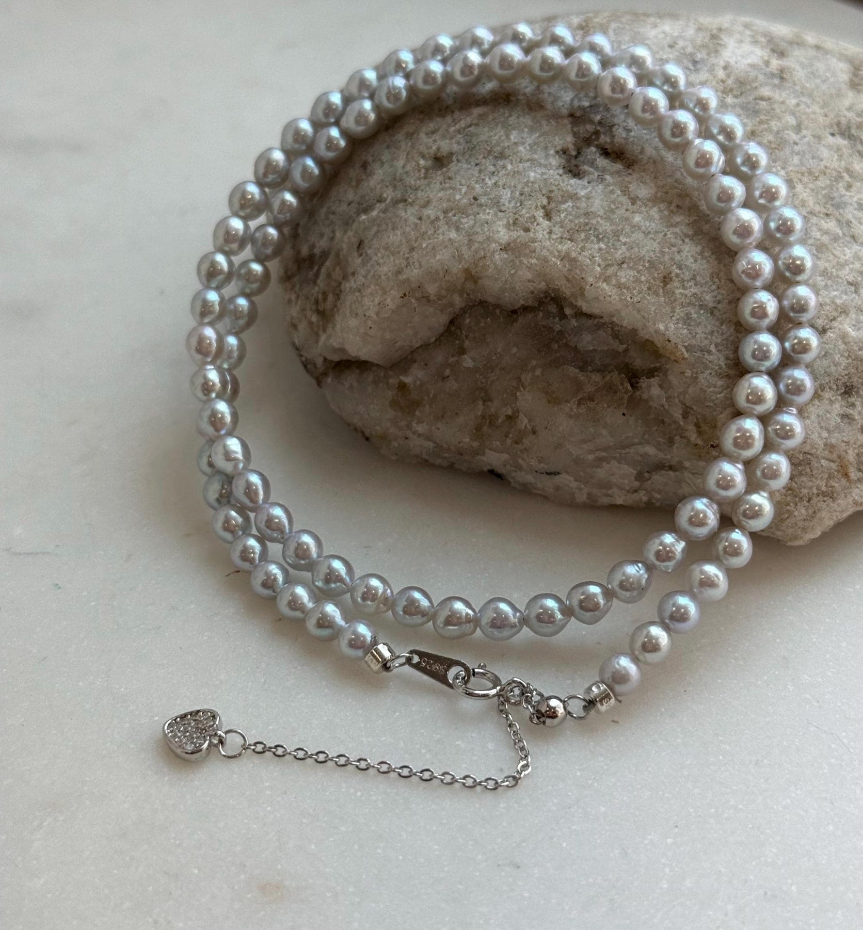 white small pearls necklace for her anniversary