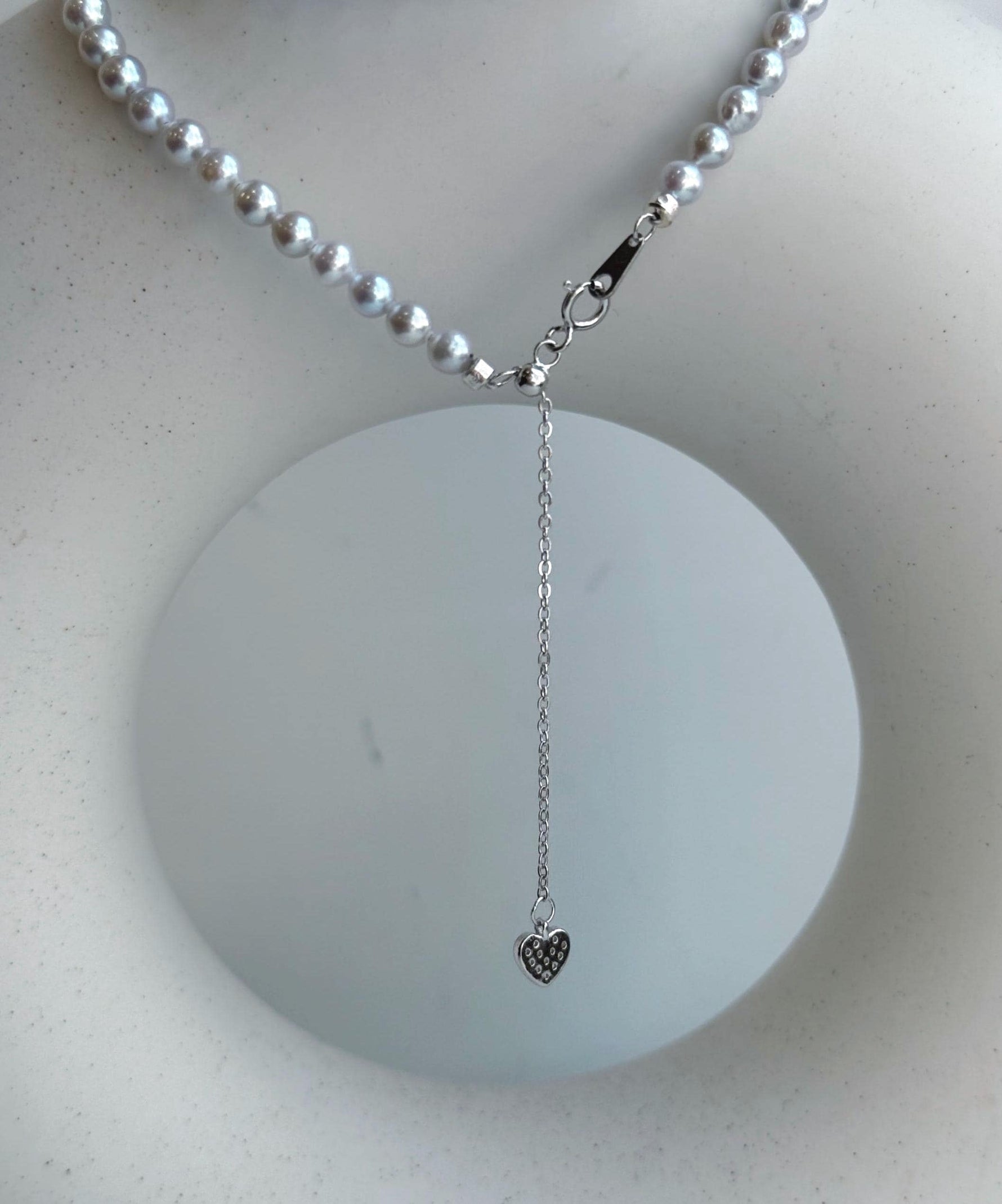 white small pearls necklace for her birthday