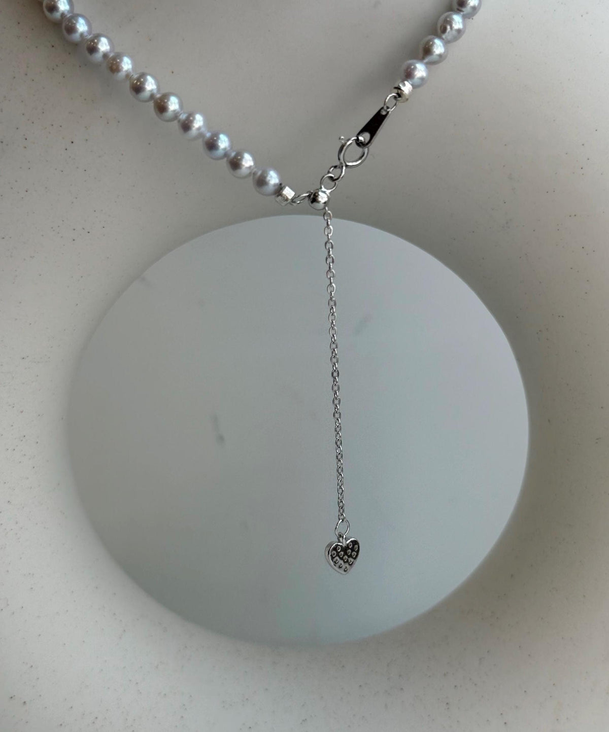 white small pearls necklace for her