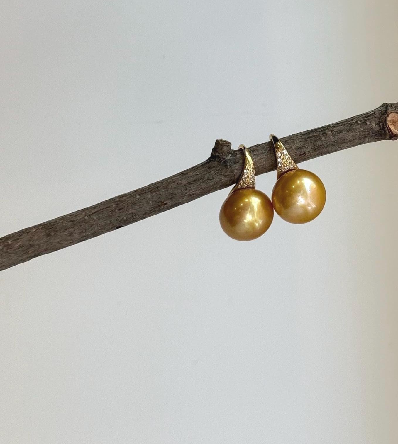 Edison golden pearl earrings hooks