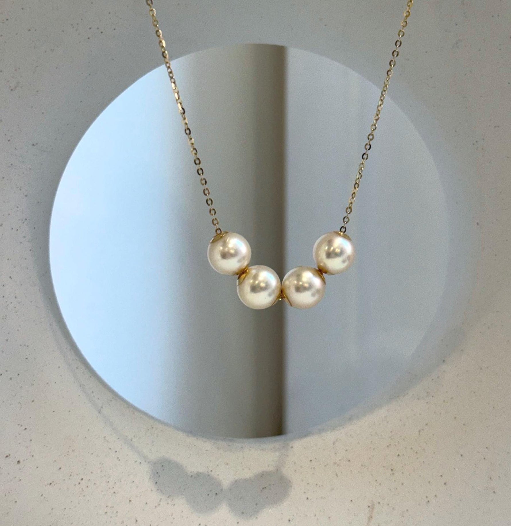 18k gold Akoya ocean pearl floating pendant