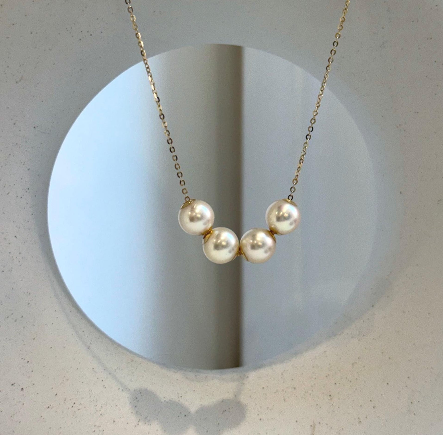 18k gold Akoya ocean pearl floating pendant