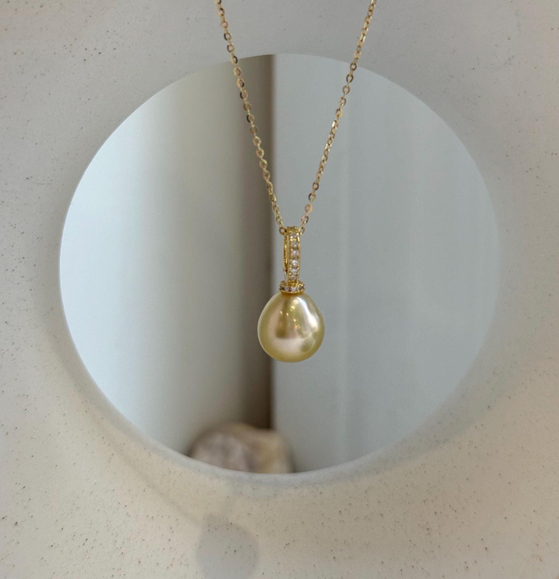 Elly’s 10.6mm Genius South sea deep tea gold ocean pearl Pendant: Extreme luster, 2.1cm high, s925 silver pendant.
