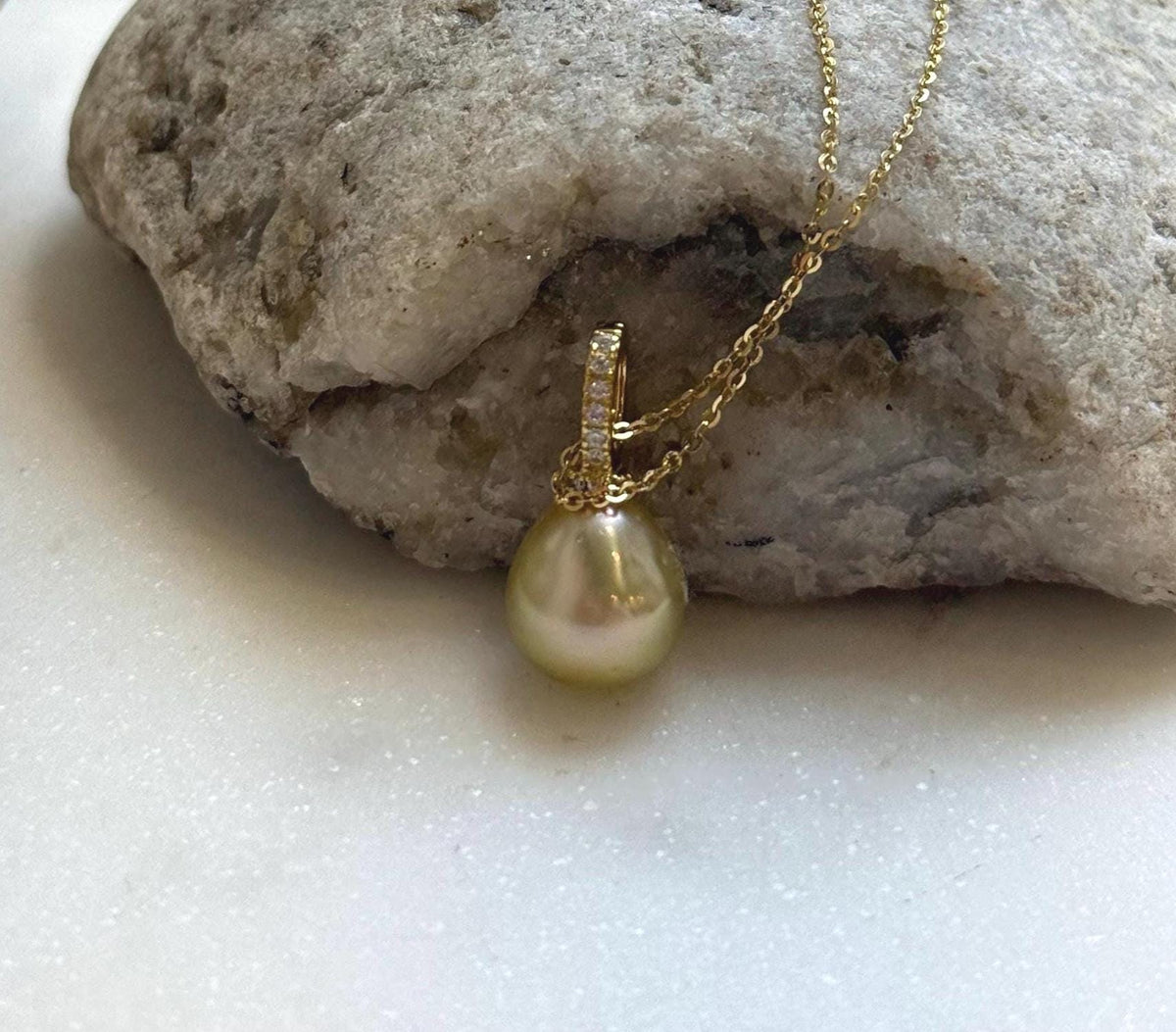 Elly’s 10.6mm Genius South sea deep tea gold ocean pearl Pendant: Extreme luster, 2.1cm high, s925 silver pendant.