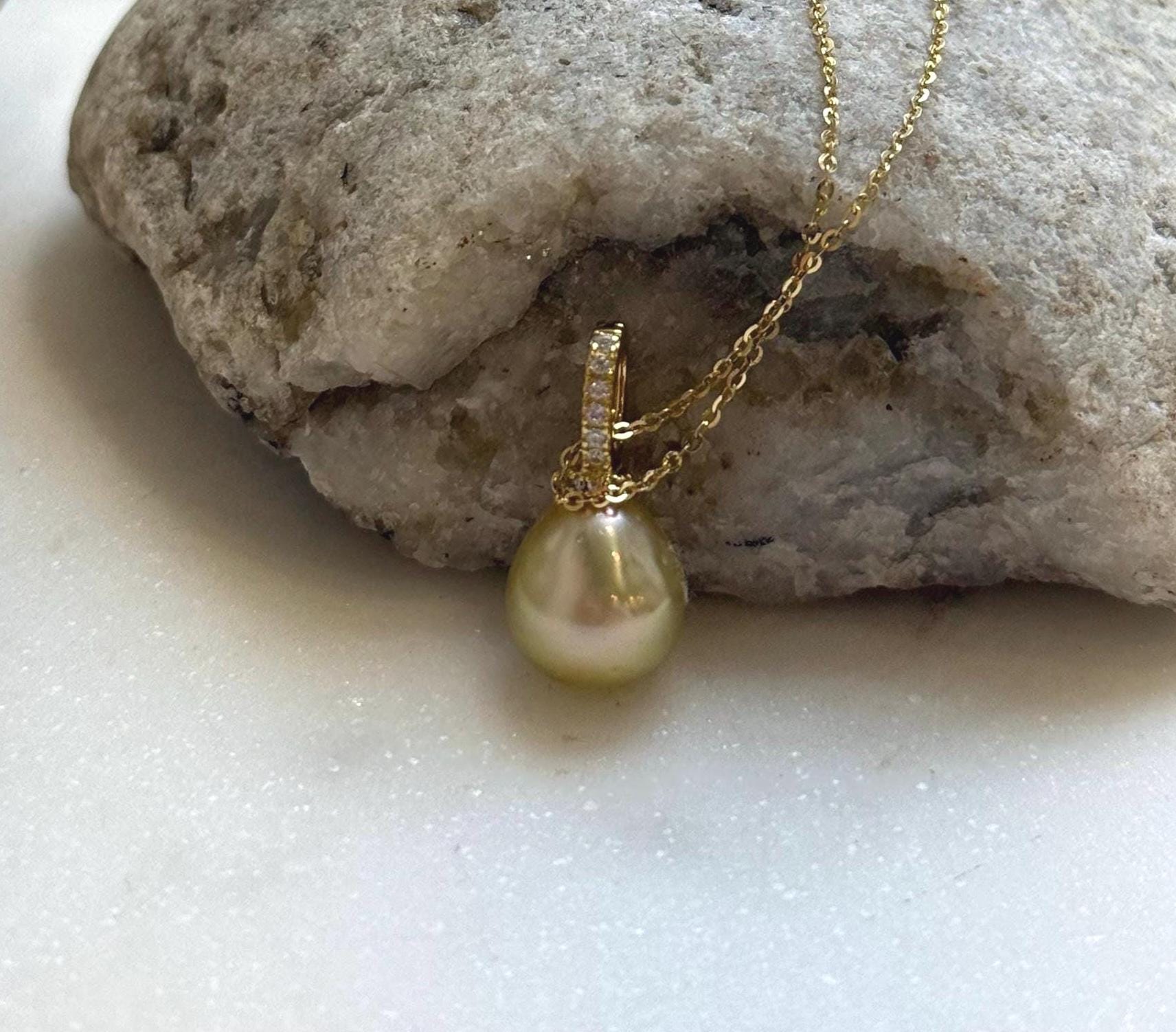 Elly’s 10.6mm Genius South sea deep tea gold ocean pearl Pendant: Extreme luster, 2.1cm high, s925 silver pendant.