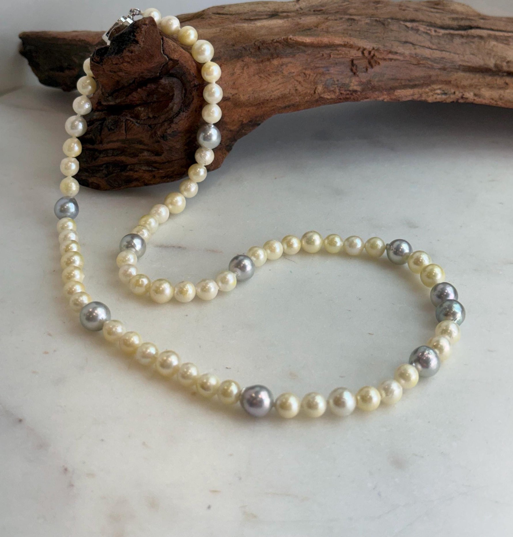 Akoya ocean golden silver pearls necklace strand
