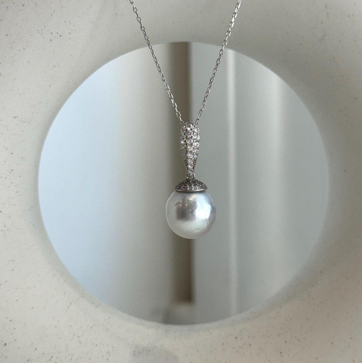 Australian ocean white silver pearl pendant