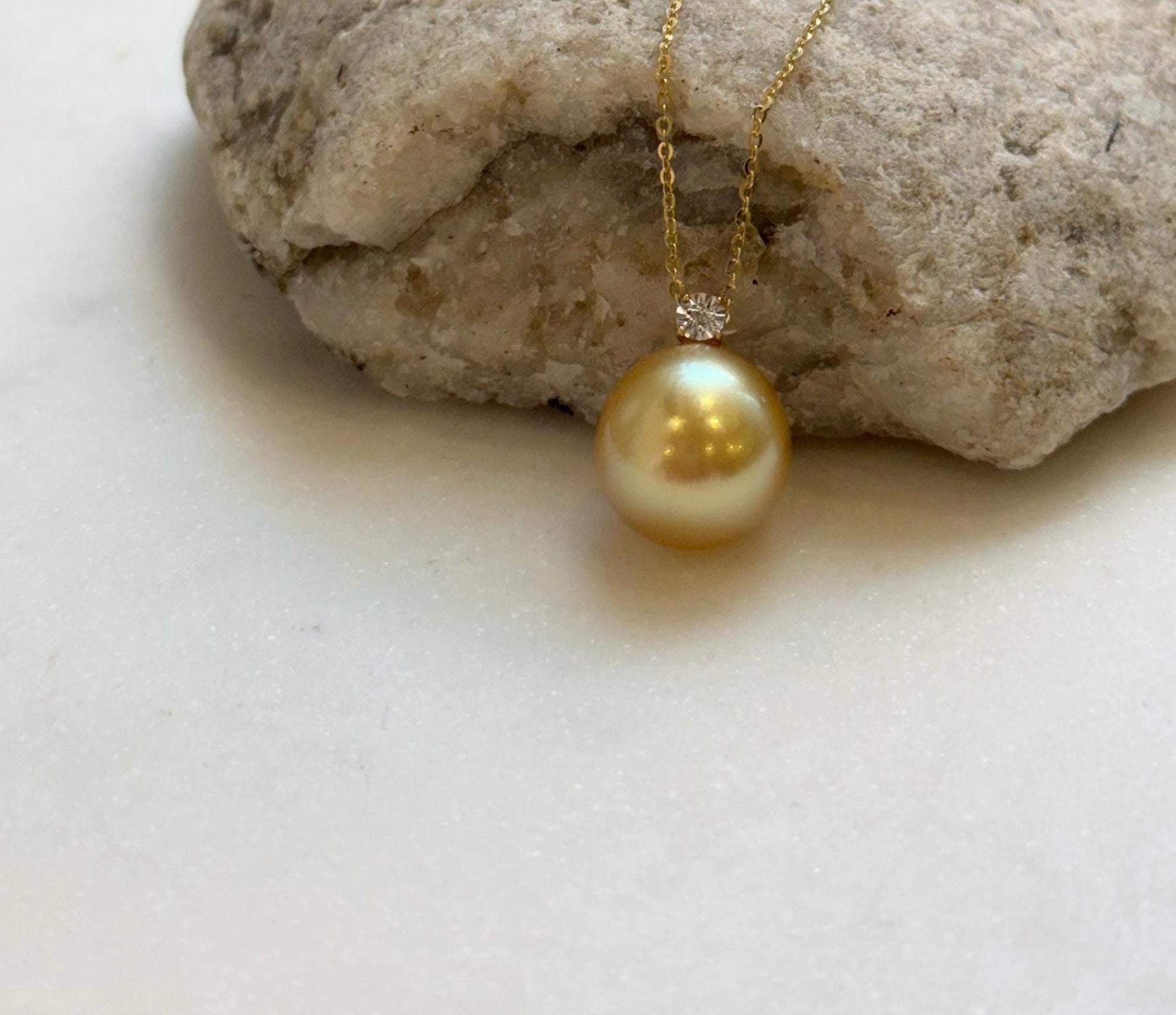 Elly’s 13.6mm Au750 18K Gold Genius South Sea Deep Golden Ocean Pearl Pendant: Extreme luster mirrored, 1.8cm high, 18K real gold pendant. high quality real gold ocean golden pearl pendant