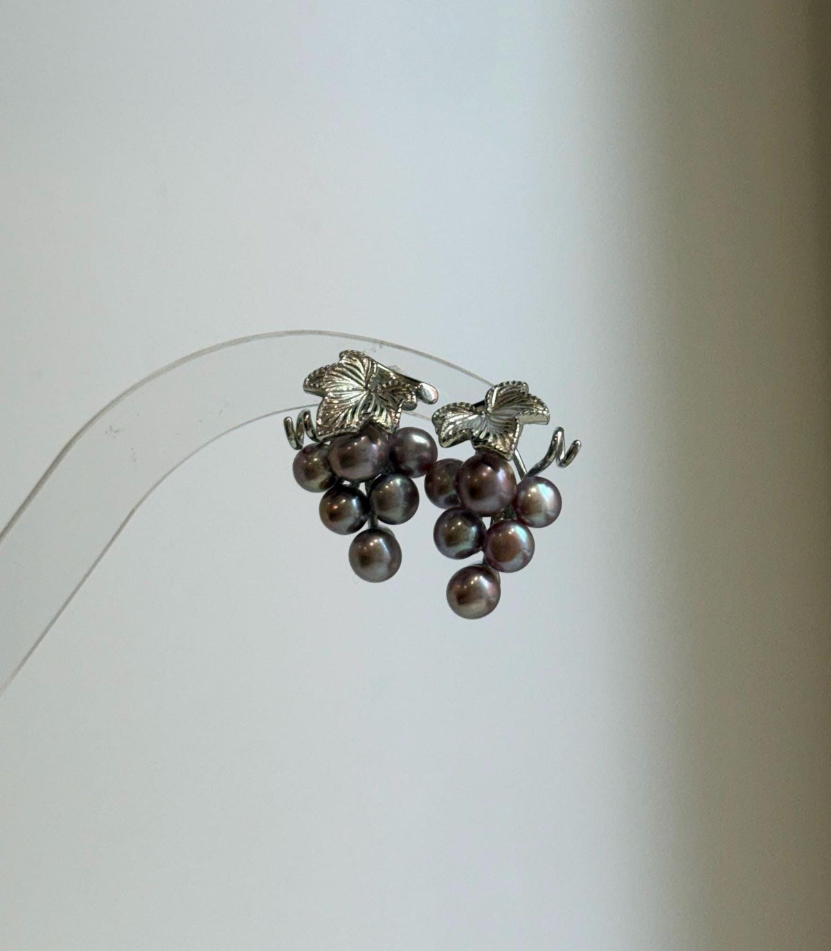 Elly’s 4.8-5.8mm Genius Freshwater purple Keshi Pearls Grape Earrings: Extreme luster mirrored, 1.4x2.2cm, S925 silver earrings.