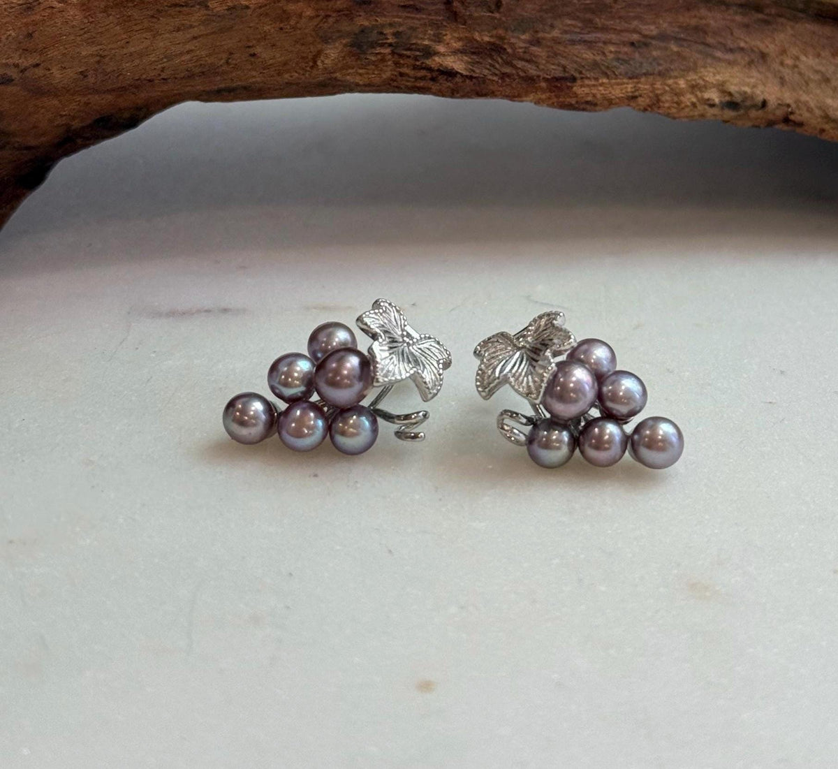 Elly’s 4.8-5.8mm Genius Freshwater purple Keshi Pearls Grape Earrings: Extreme luster mirrored, 1.4x2.2cm, S925 silver earrings.