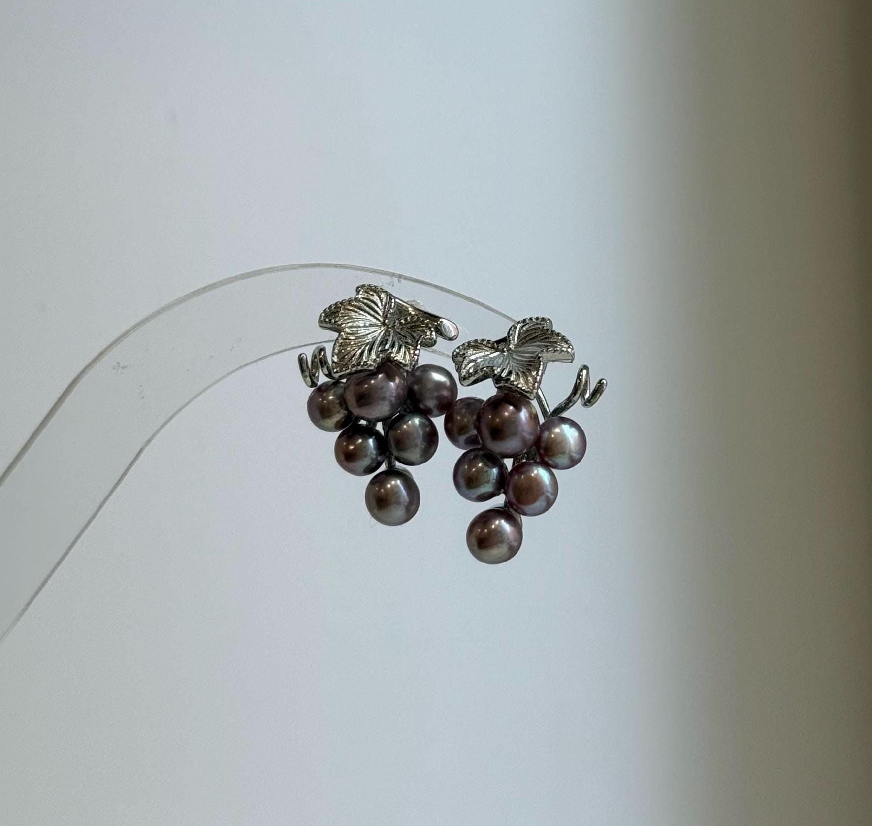 Elly’s 4.8-5.8mm Genius Freshwater purple Keshi Pearls Grape Earrings: Extreme luster mirrored, 1.4x2.2cm, S925 silver earrings.