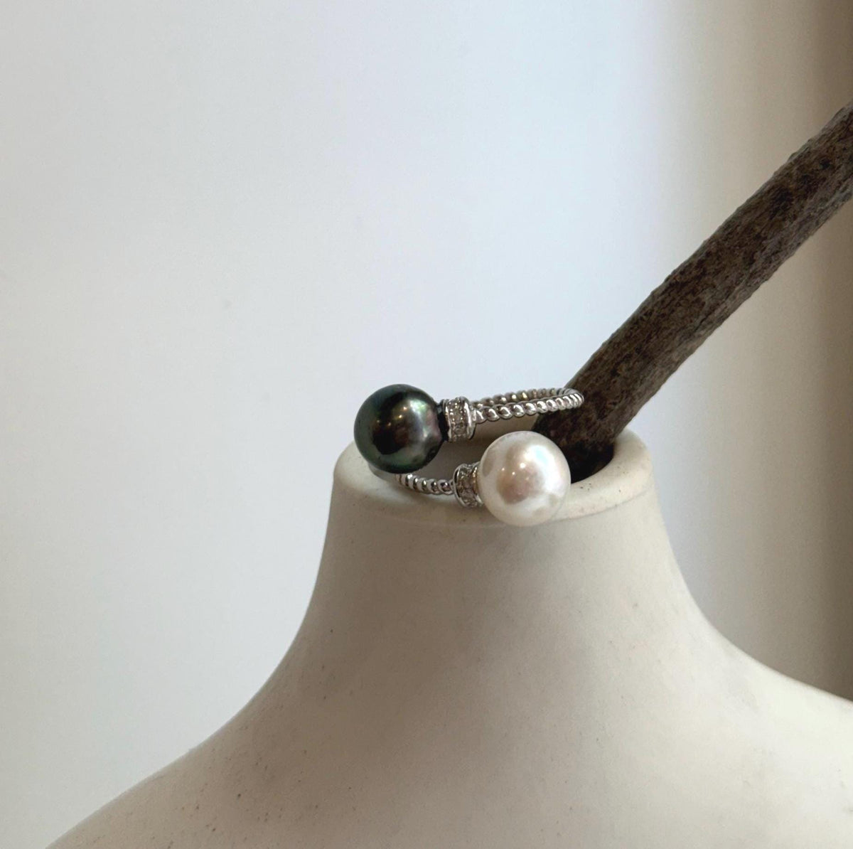 Elly’s Double Tahitian ocean Edison pearls Ring: Extreme luster mirrored, 9-9.5mm , S925 silver adjustable minimalist high quality daily price pearls Ring.